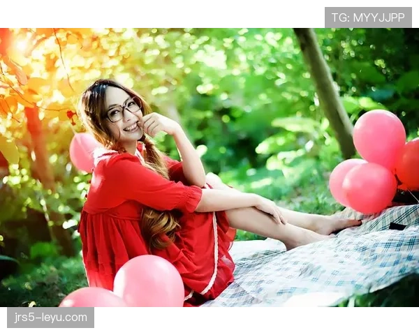 王楠那生活简直反转剧，赛场女王下了眼镜裤就秒变邻家大妈？