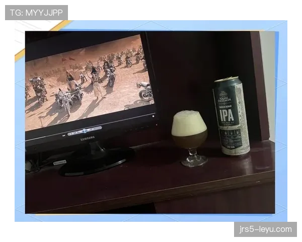 皮斯托瑞斯家的冰箱里，放着没拆封的蛋白粉和一把枪